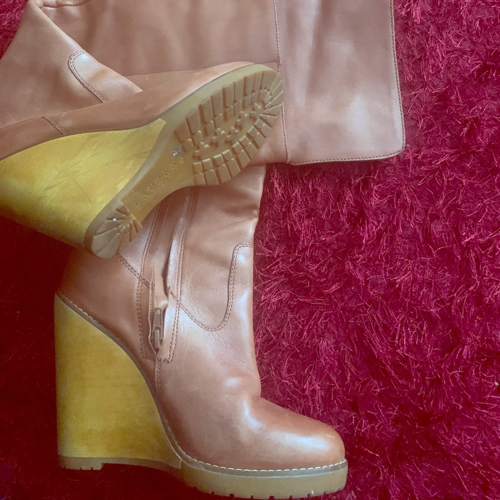 Sexy Wedge Boots!